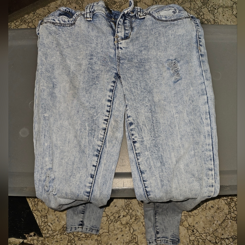 S Acid washed distressed denim jeans